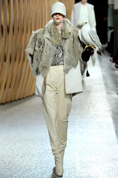Look 9